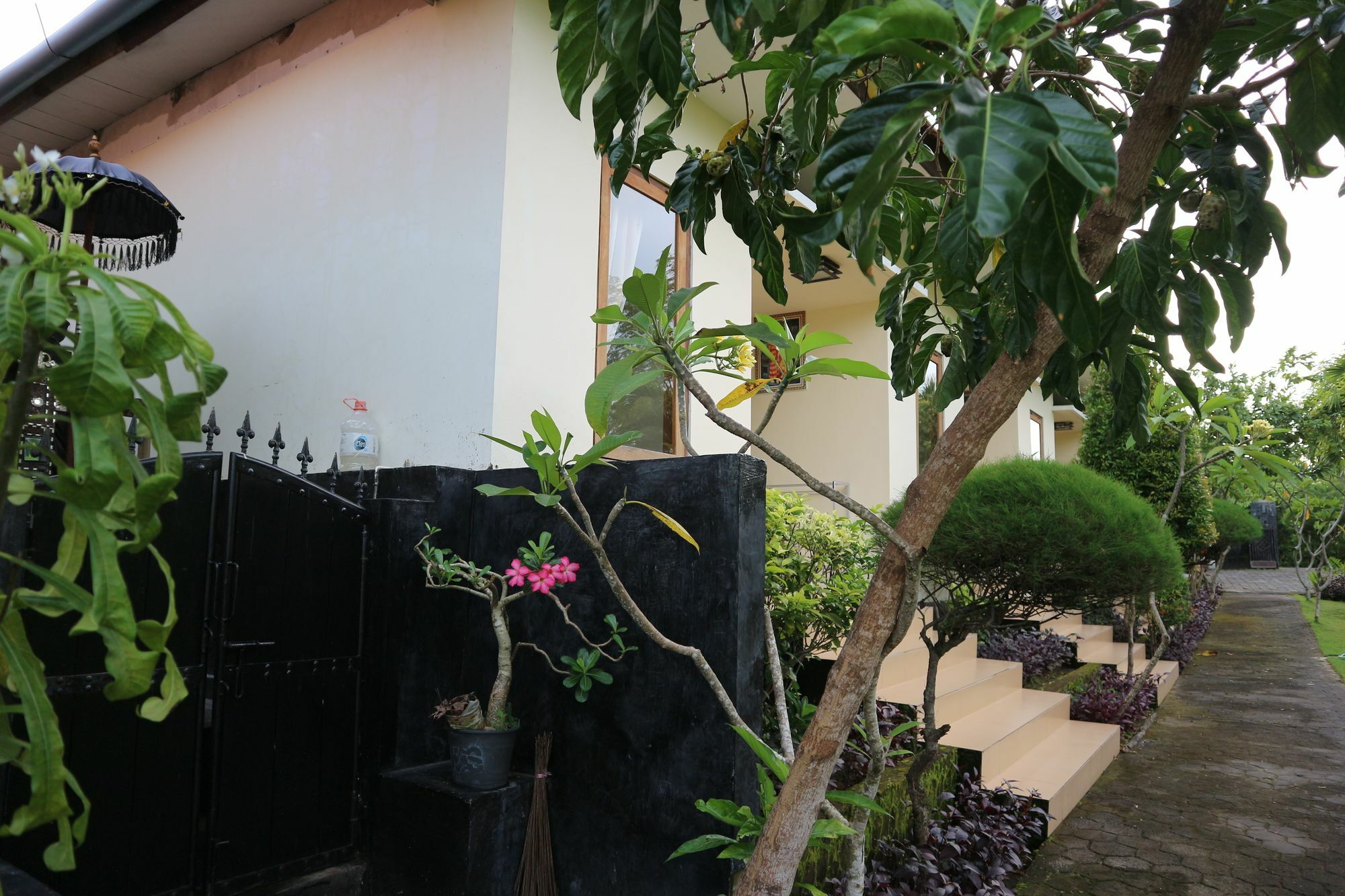 Bhujangga'S Village Near Pantai Uluwatu Redpartner Luaran gambar